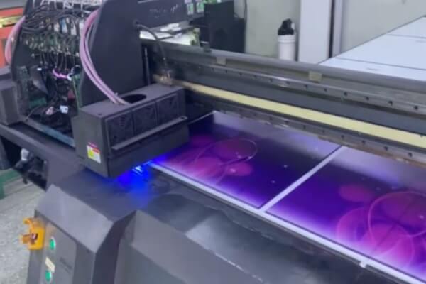 2. Low-Temperature UV Digital Printing600-400